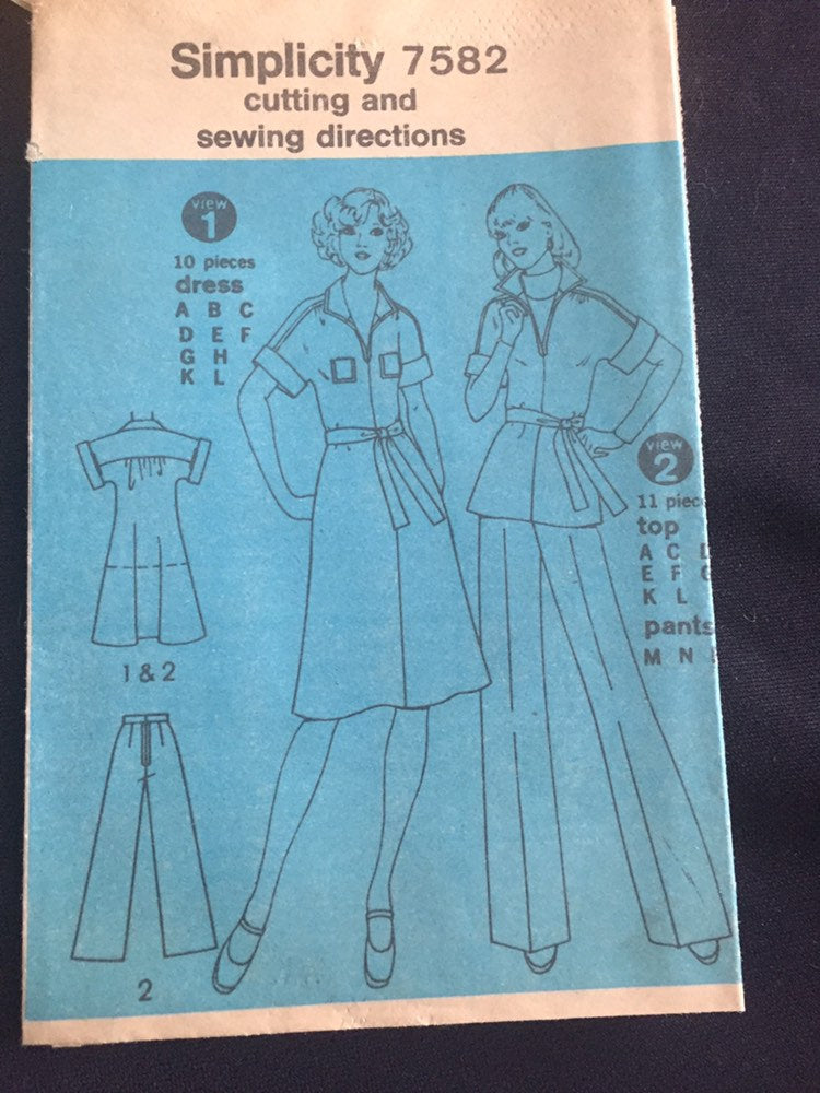 Vintage Sewing Pattern Simplicity 7582 Belted 70s Dress