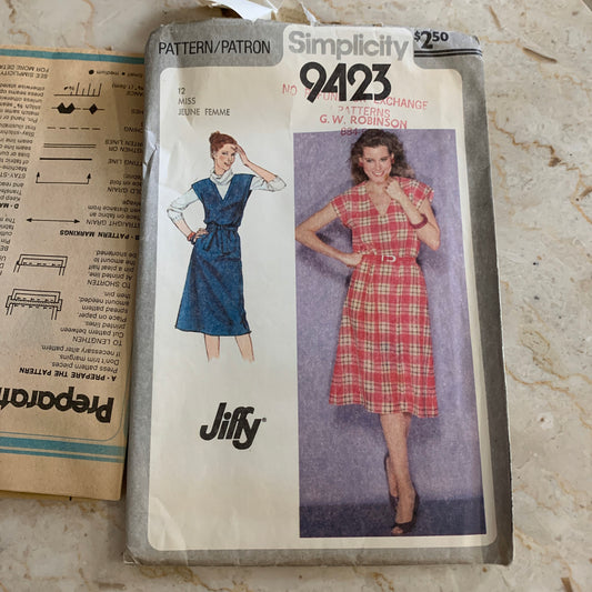Miss Size 12 Pullover Dress or Jumper Vintage Sewing Pattern Simplicity 9423