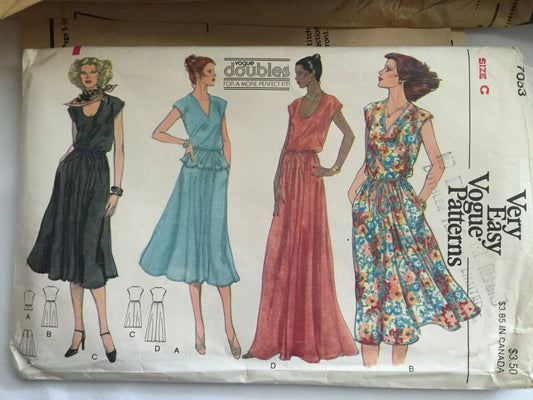 Uncut Day Dress Vogue Vintage Sewing Pattern 7053