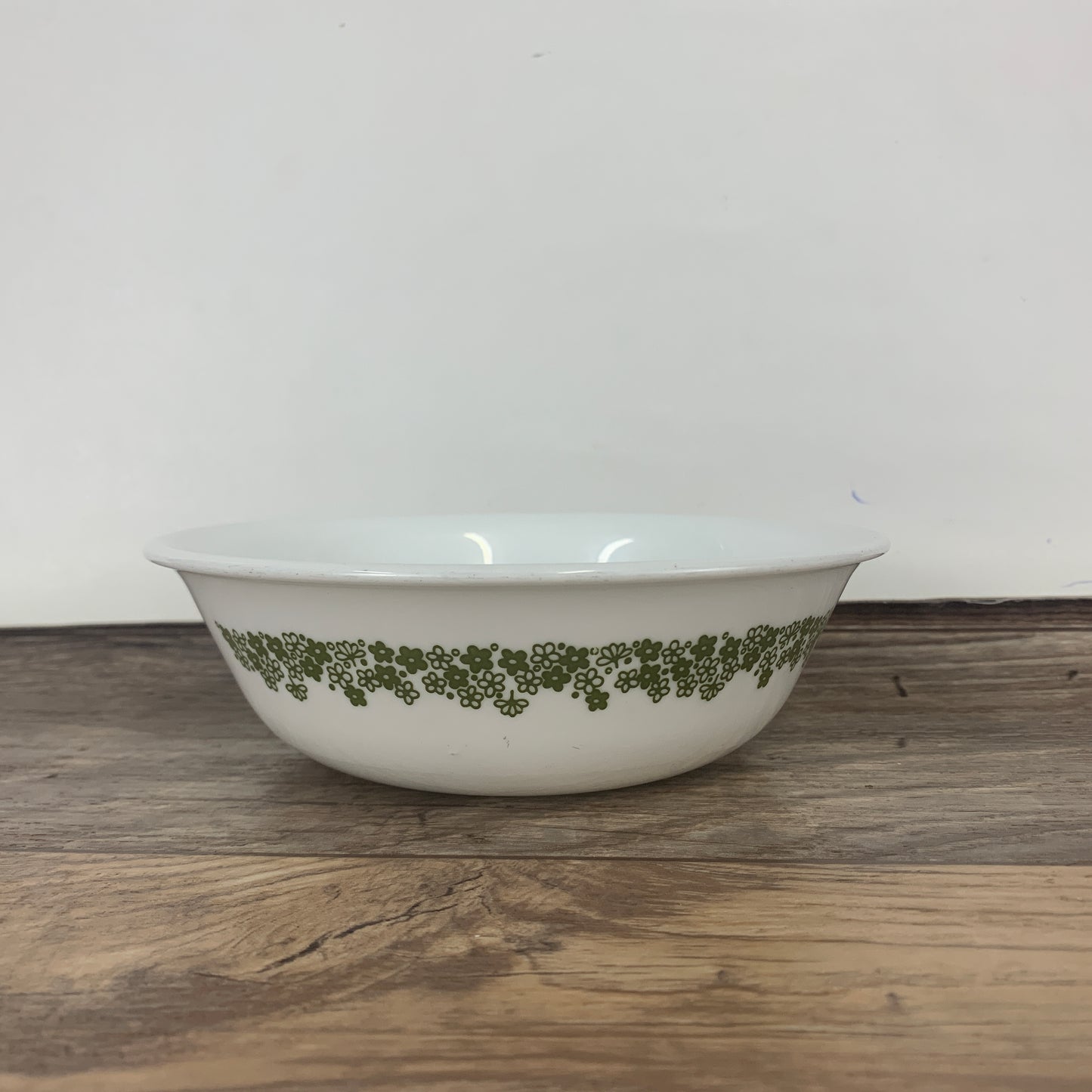 Corelle Spring Blossom Bowls, Crazy Daisy Pattern, Green and White Vintage Cereal Bowls