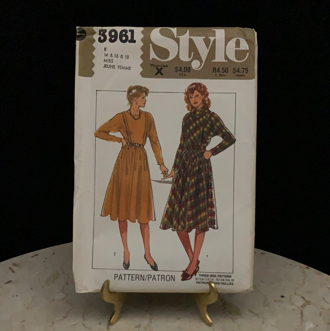 Misses Dress Vintage Sewing Pattern Style 3961
