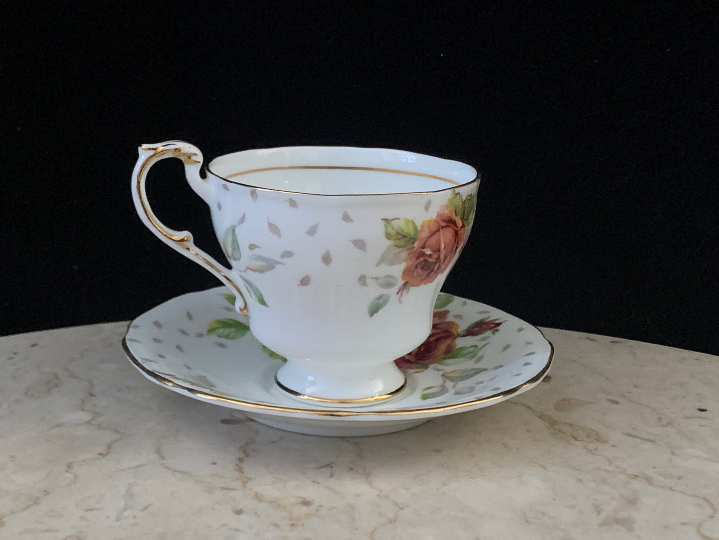 Paragon Double Warrant Tea Cup with Large Peach Roses