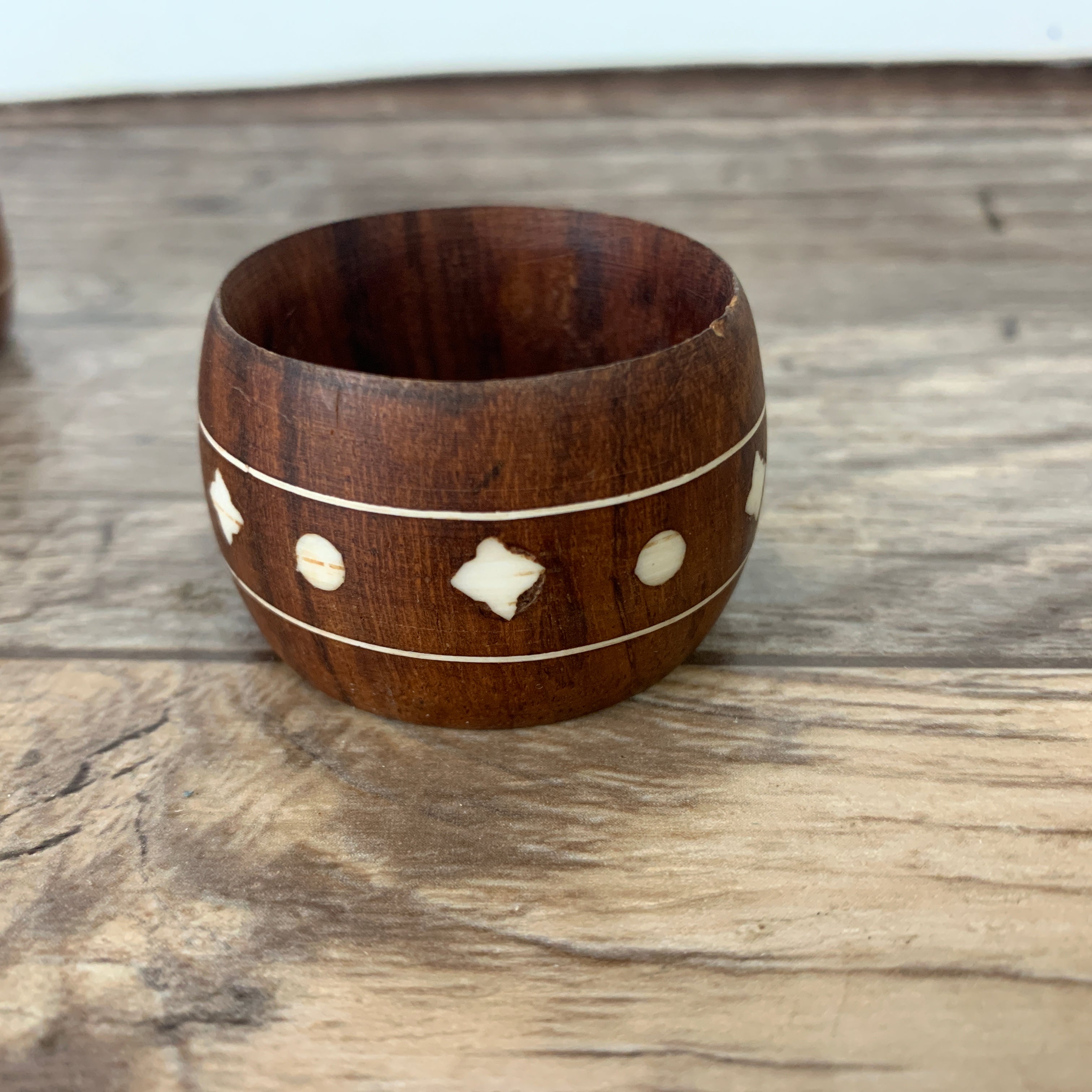 Wood Napkin Rings with Inlaid Design set of 4 Vintage Wooden