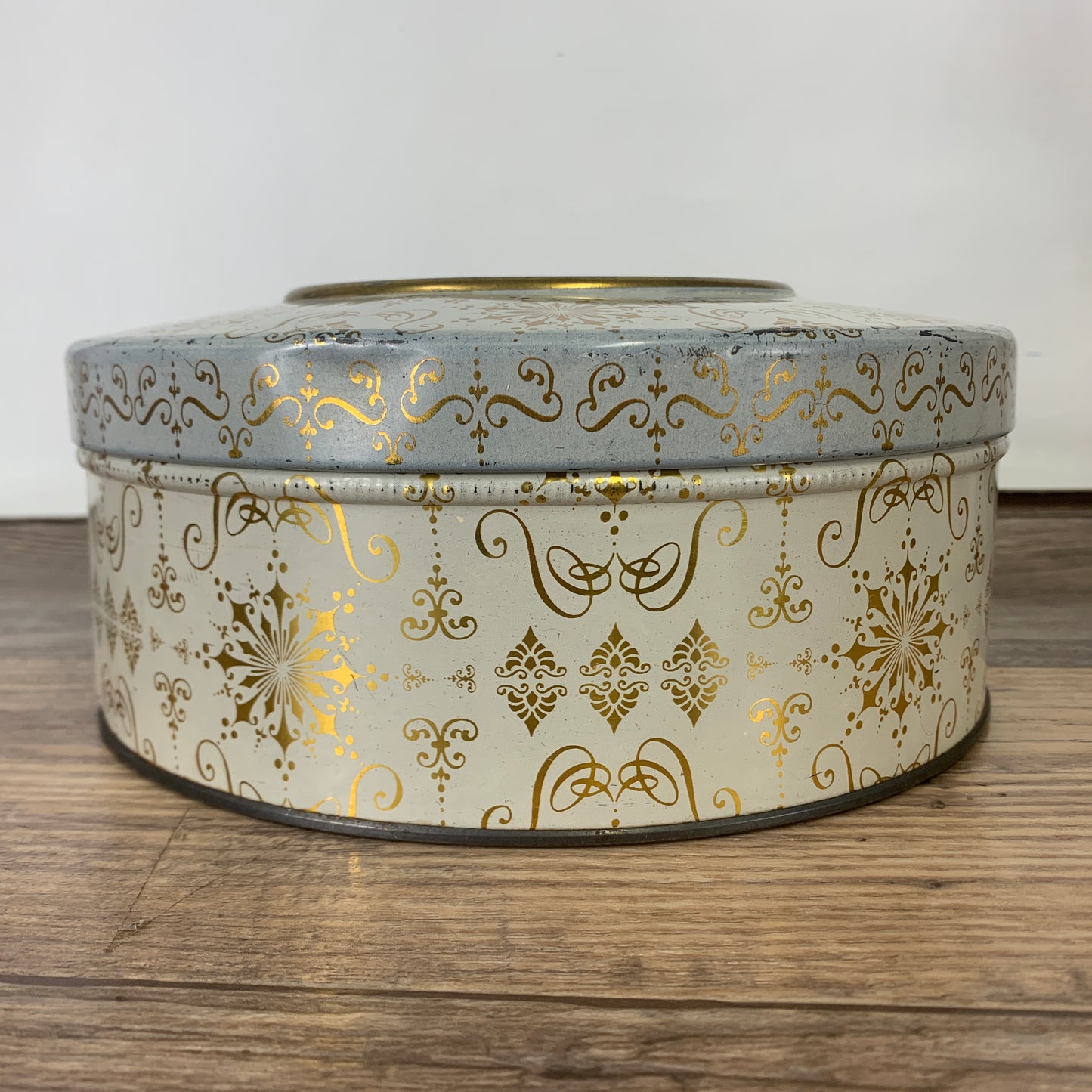 Vintage Cookie Tin White with Gold Design and Vintage Love Story Scene