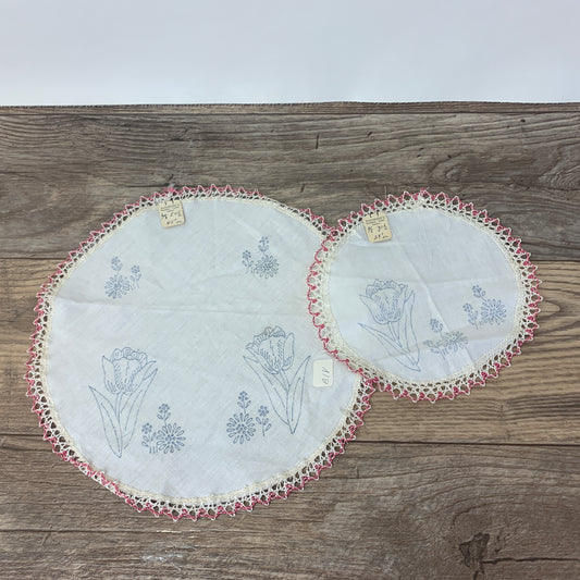 Vintage Doilies with Bobbin Lace DIY Embroidery Blanks, NOS Table Scarf with Iron on Transfers