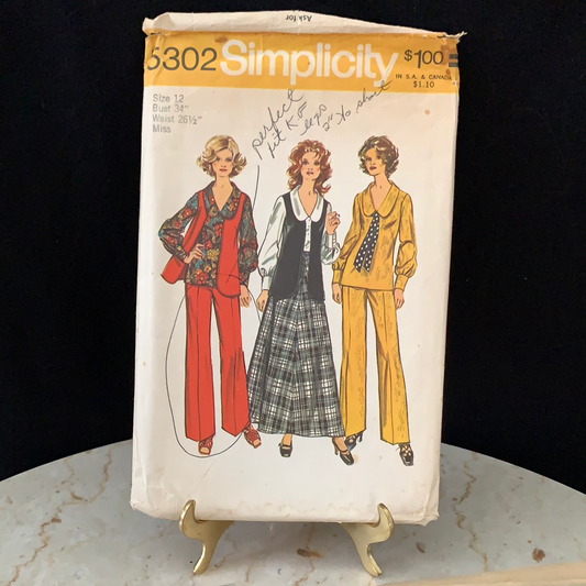Women's and Miss Blouse Vest Skirt and Pants Vintage Sewing 5302