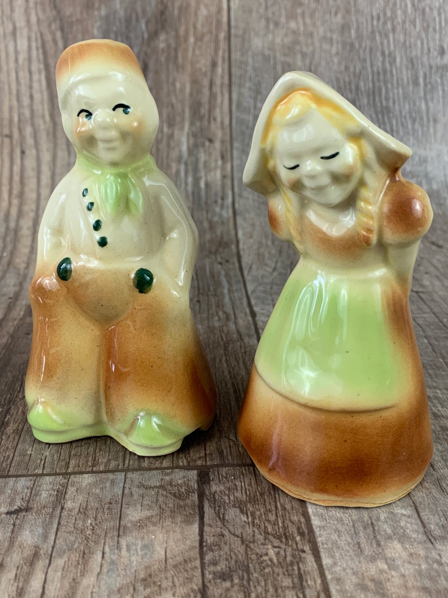 Dutch Boy and Girl Vintage Ceramic Salt and Pepper Shakers Vintage Kitchen Decor