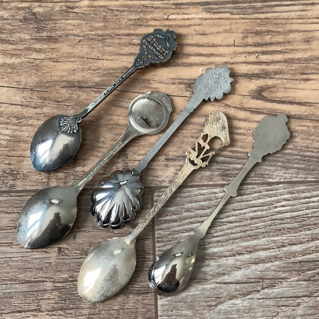 5 Australia New Zealand Tahiti Vintage Collectible Souvenir Spoons