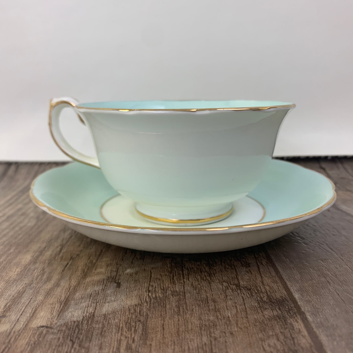 Wide Mouth Tea Cup. Pale Green and White Hammersley Vintage Teacup
