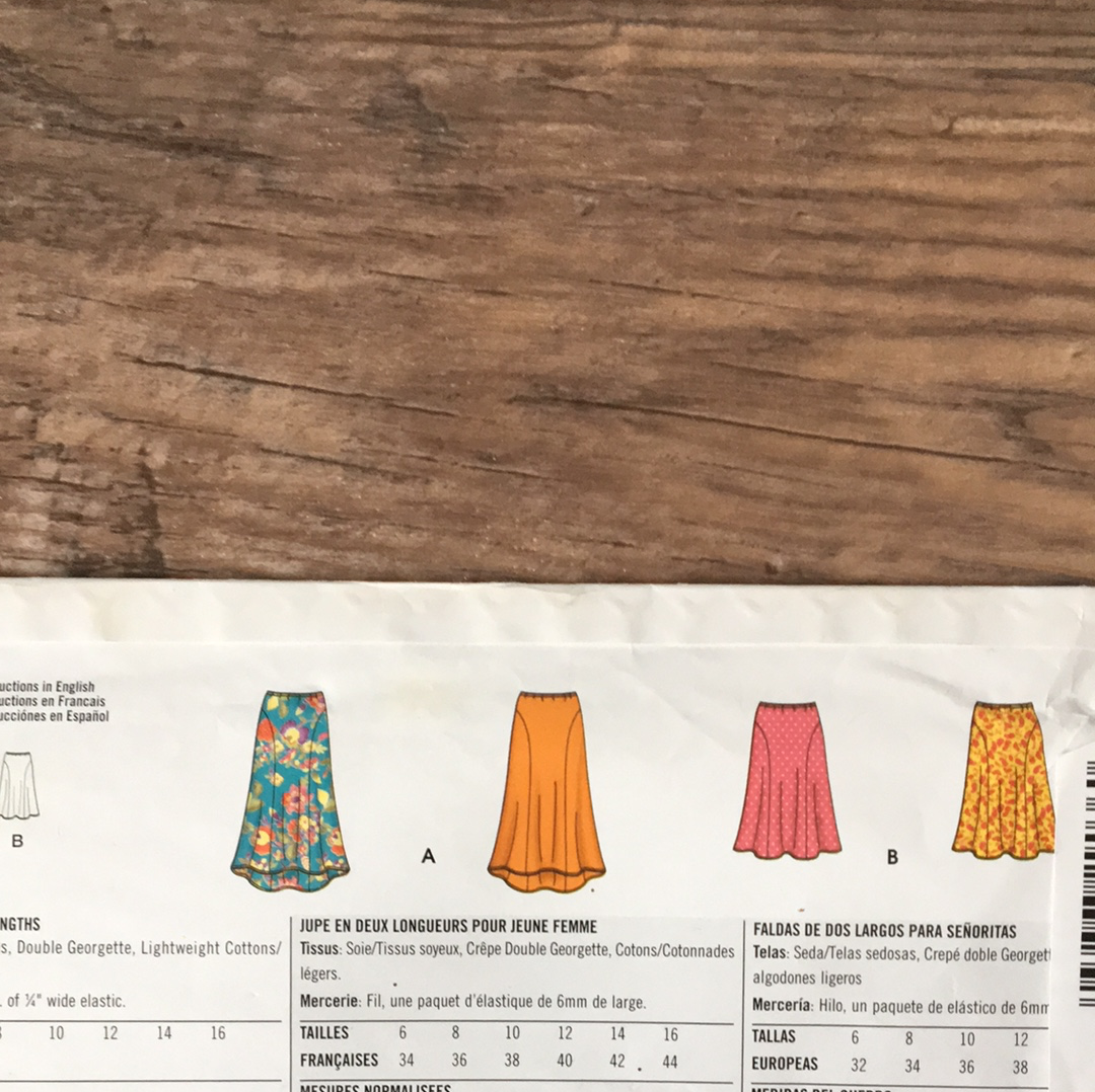 Ladies Knee Length Skirt Sewing Pattern Size 6 to 16 Simplicity 4653