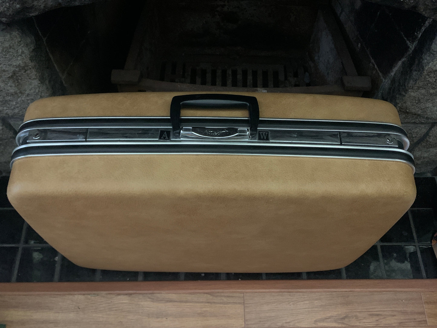Extra Large Hard Shell Suitcase on Wheels Vintage Jetliner Suitcase