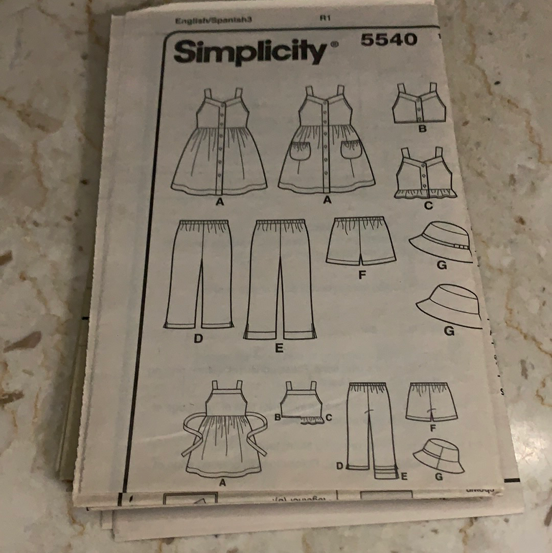 Childs Dress Top Pants or Shorts and Hat in 3 Sizes Simplicity 5540