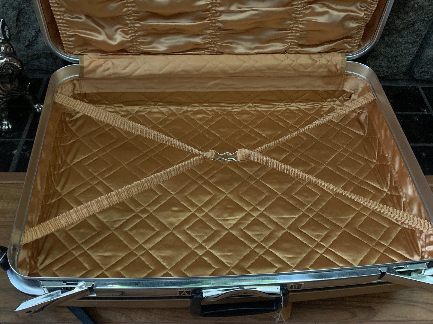 Extra Large Hard Shell Suitcase on Wheels Vintage Jetliner Suitcase
