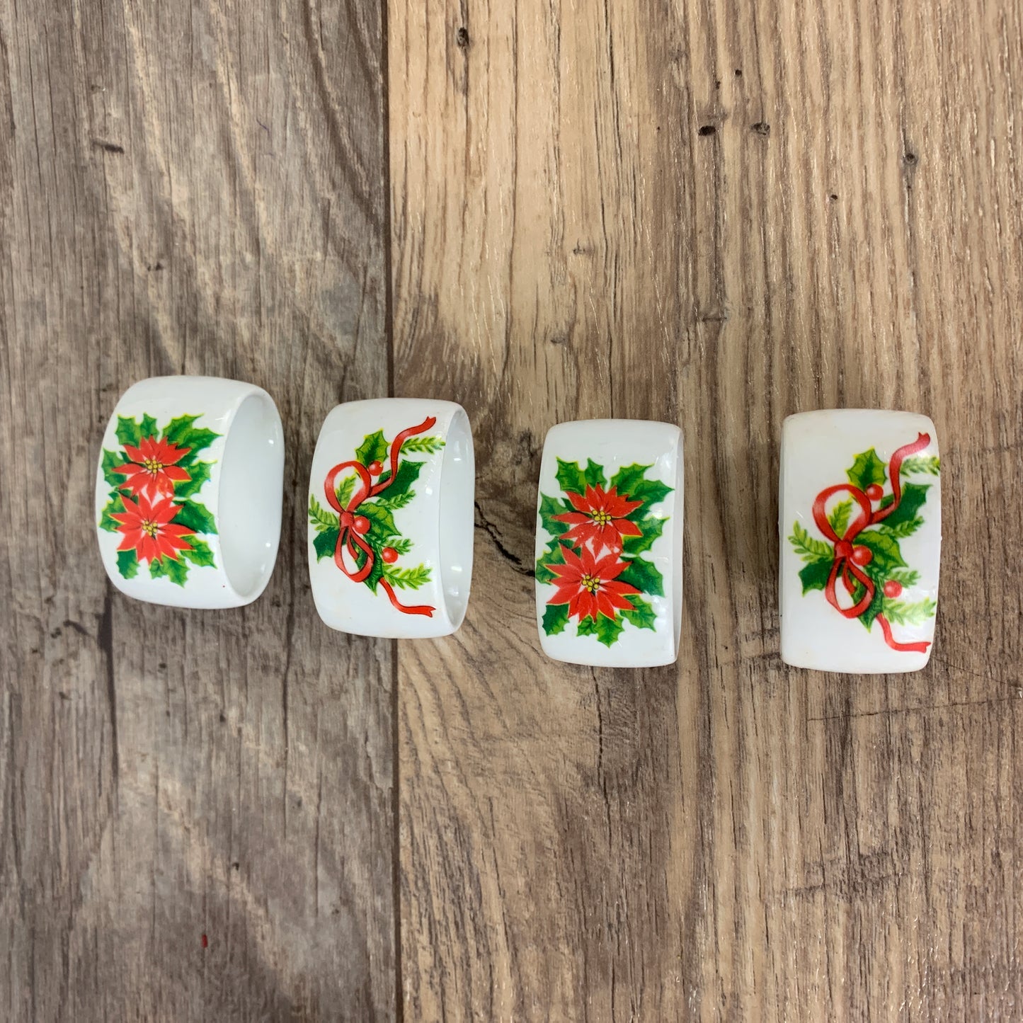 Set of 4 Christmas Napkin Rings, Ceramic Napkin Rings with Red and Green Holiday Napkin Holders