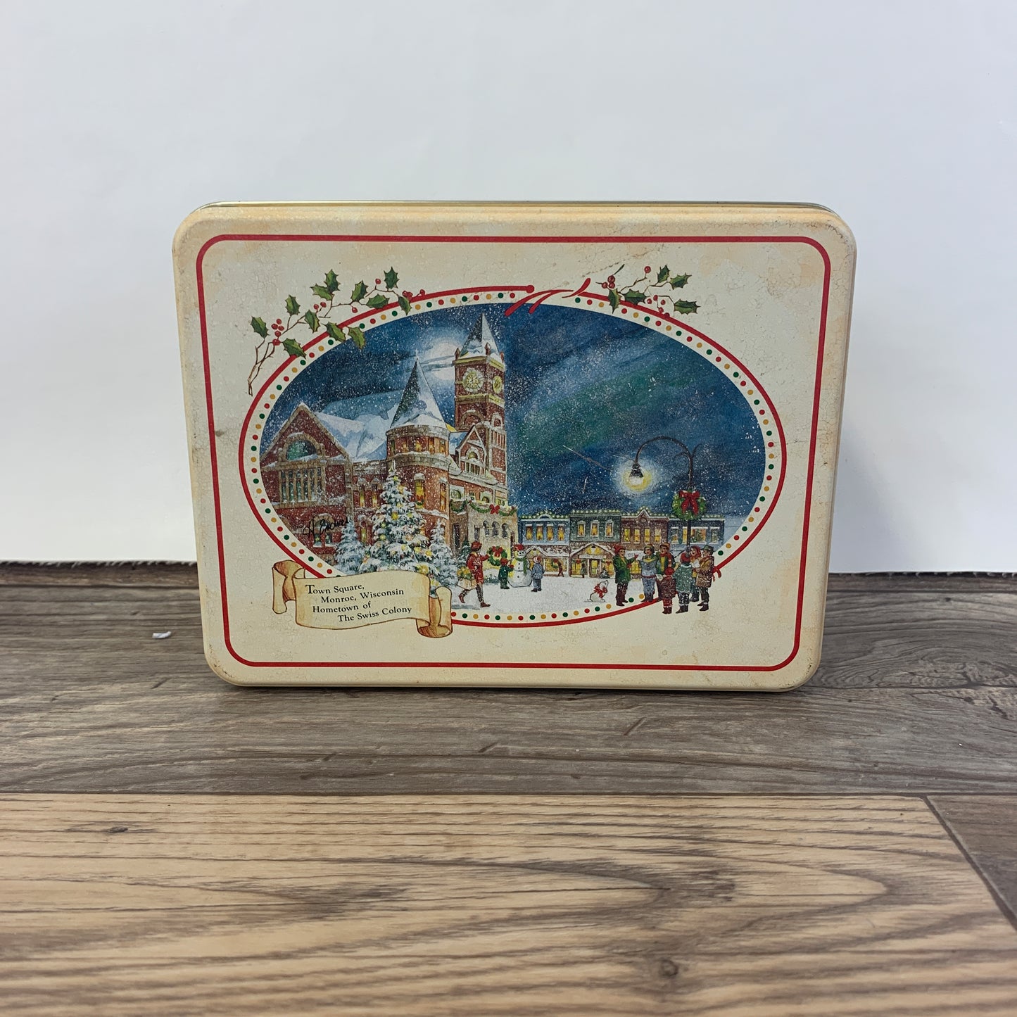 Vintage Christmas Chocolate Tin Town Square Monroe Wisconsin Swiss Colony
