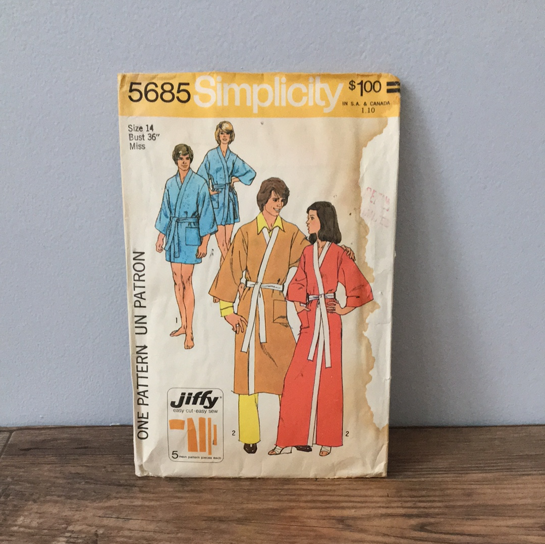 Mens Kimono Robe in two lengths Vintage Sewing Pattern Size M Simplicity 5685