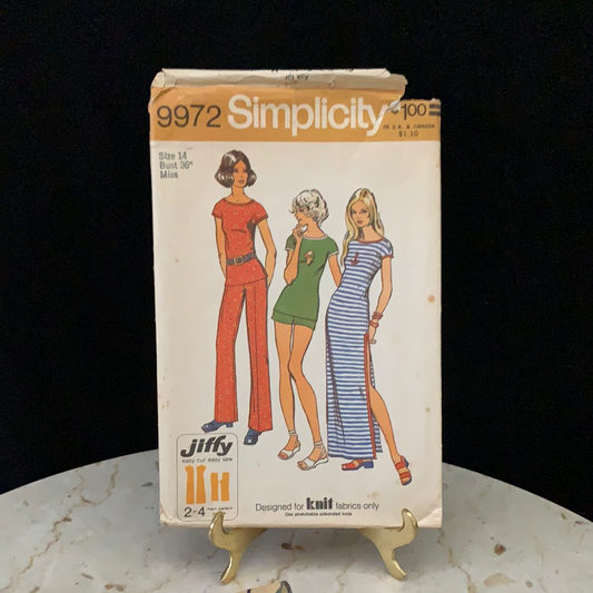 Misses Jiffy Pants in 2 Lengths and Dress or Tunic Simplicity 9972 Sewing Pattern