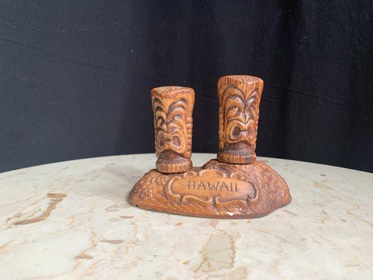 Hawaii Travel Souvenir Totem Salt and Pepper Shakers Cottage Decor