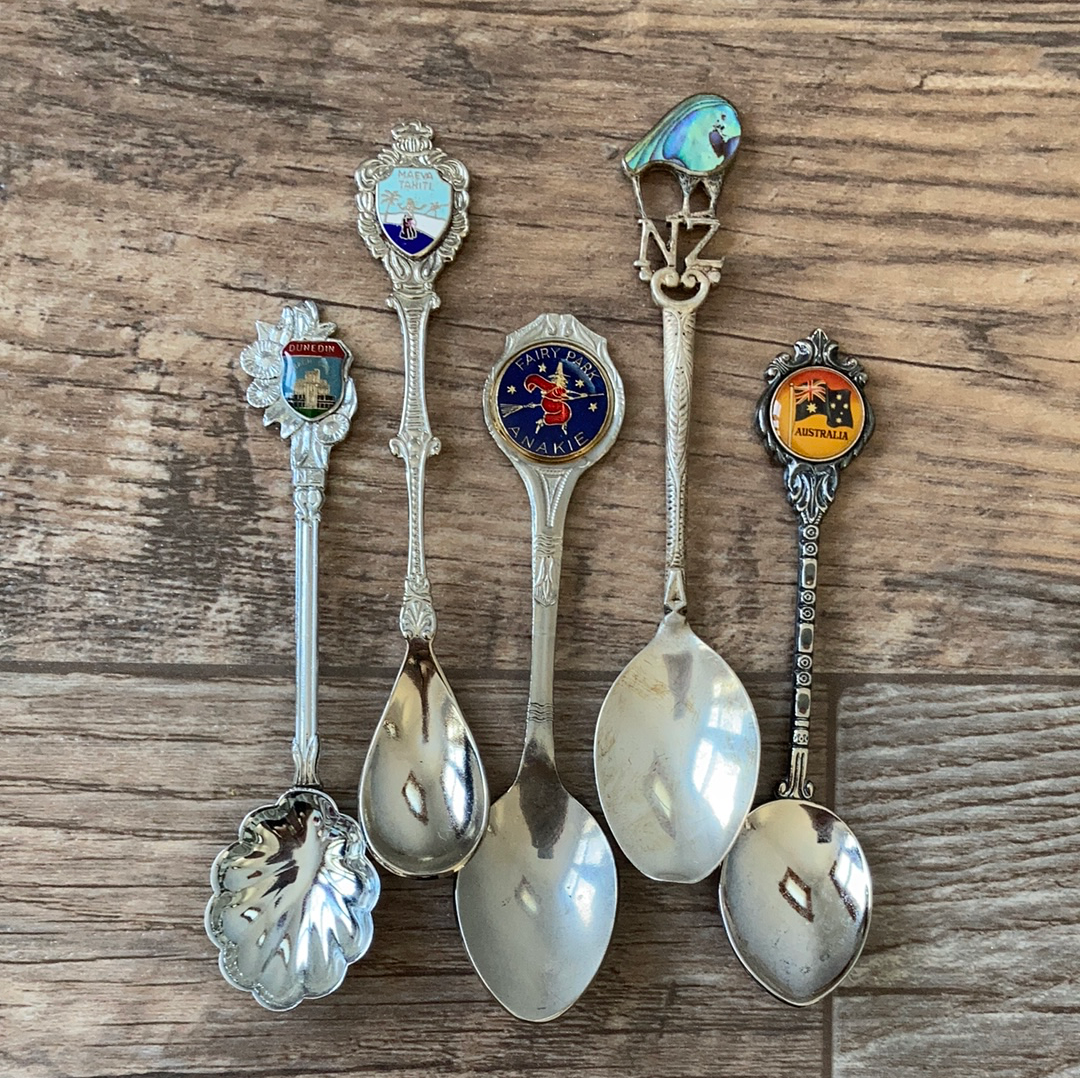 5 Australia New Zealand Tahiti Vintage Collectible Souvenir Spoons