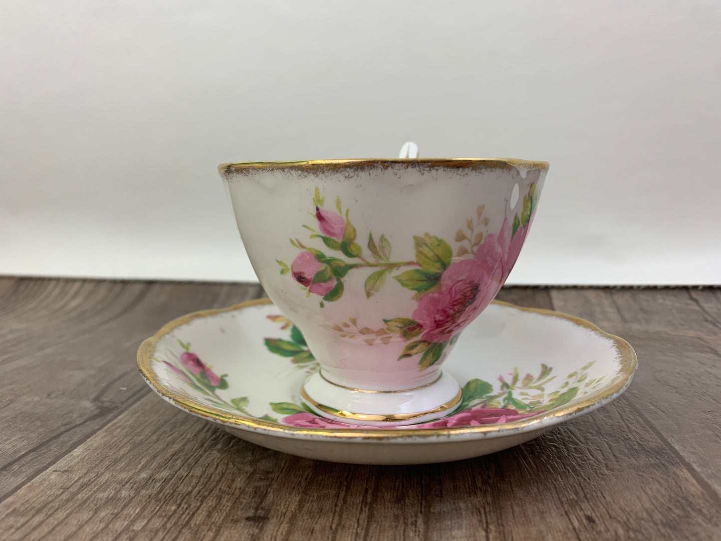 Royal Albert American Beauty Vintage Tea Cup with Pink Roses