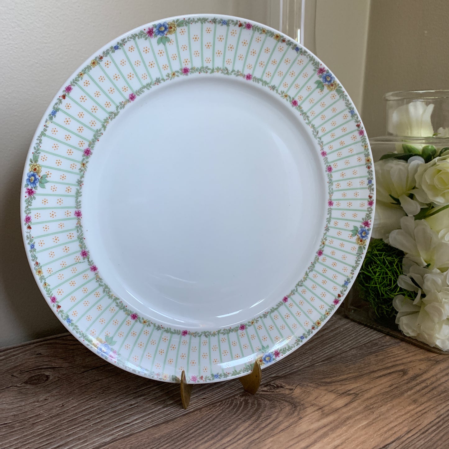 Royal Tettau Pair of Dinner Plates 10.5" diameter Banded Rim with Tiny Flower Vine Trim