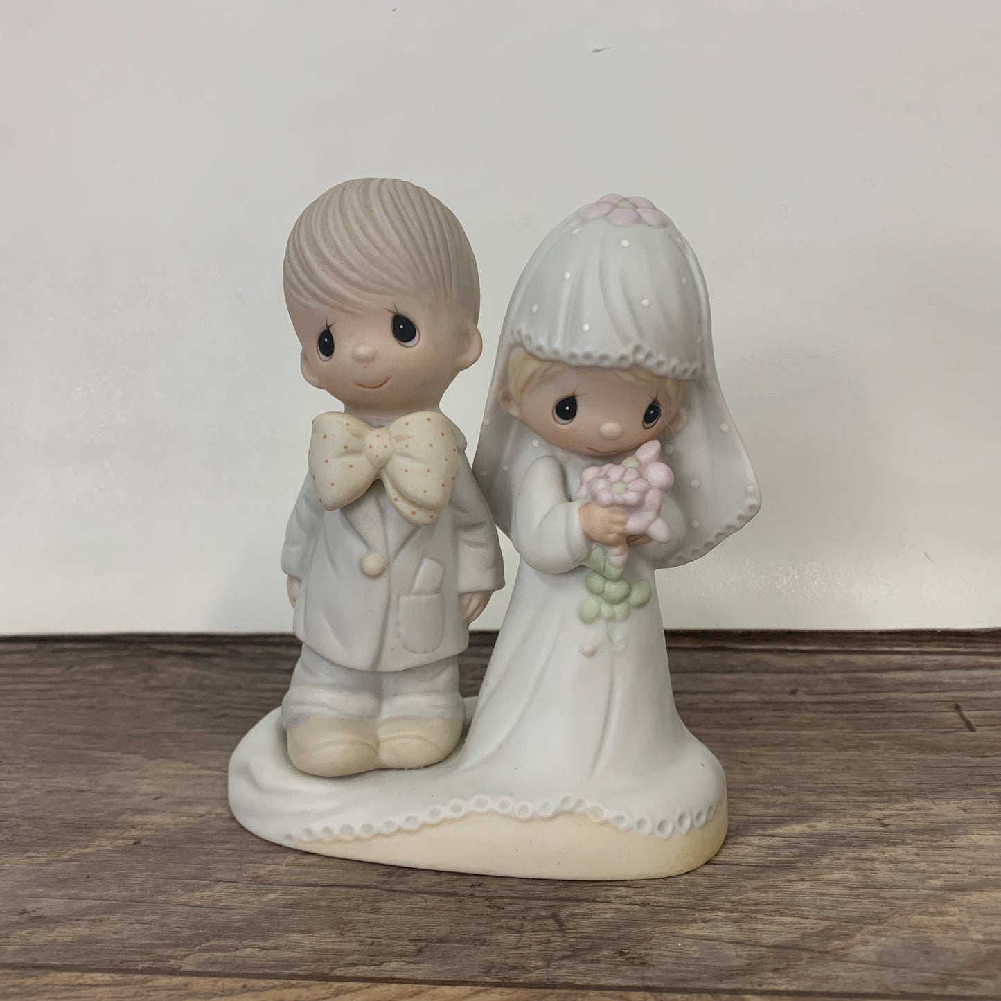 Precious Moments "The Lord Bless you and Keep You" 1979 Figurine Vintage Wedding Gift