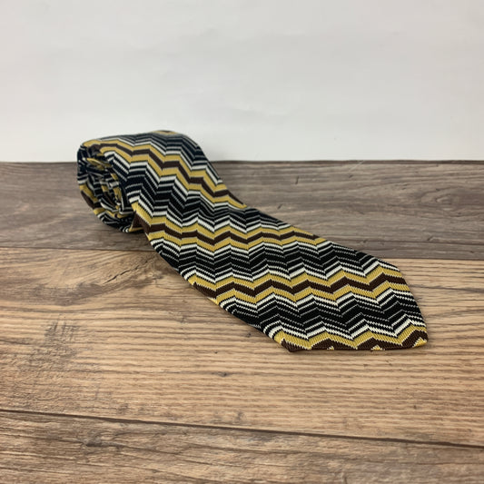Vintage Polyester Tie with Geometric Design, Wide Tie with Zig Zag Patern