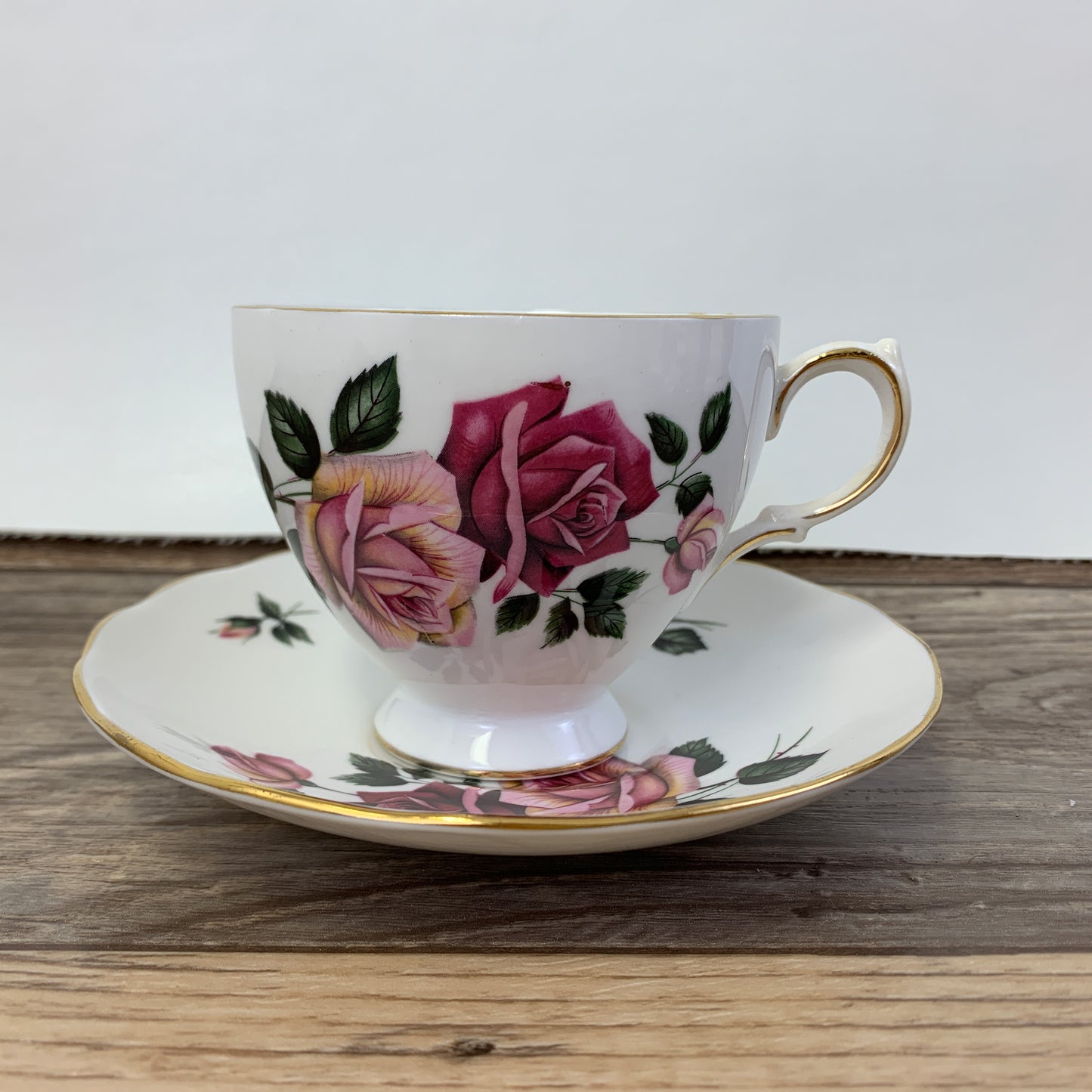 Vintage Floral Teacup with Pink and Red Roses Royal Vale English Teacup
