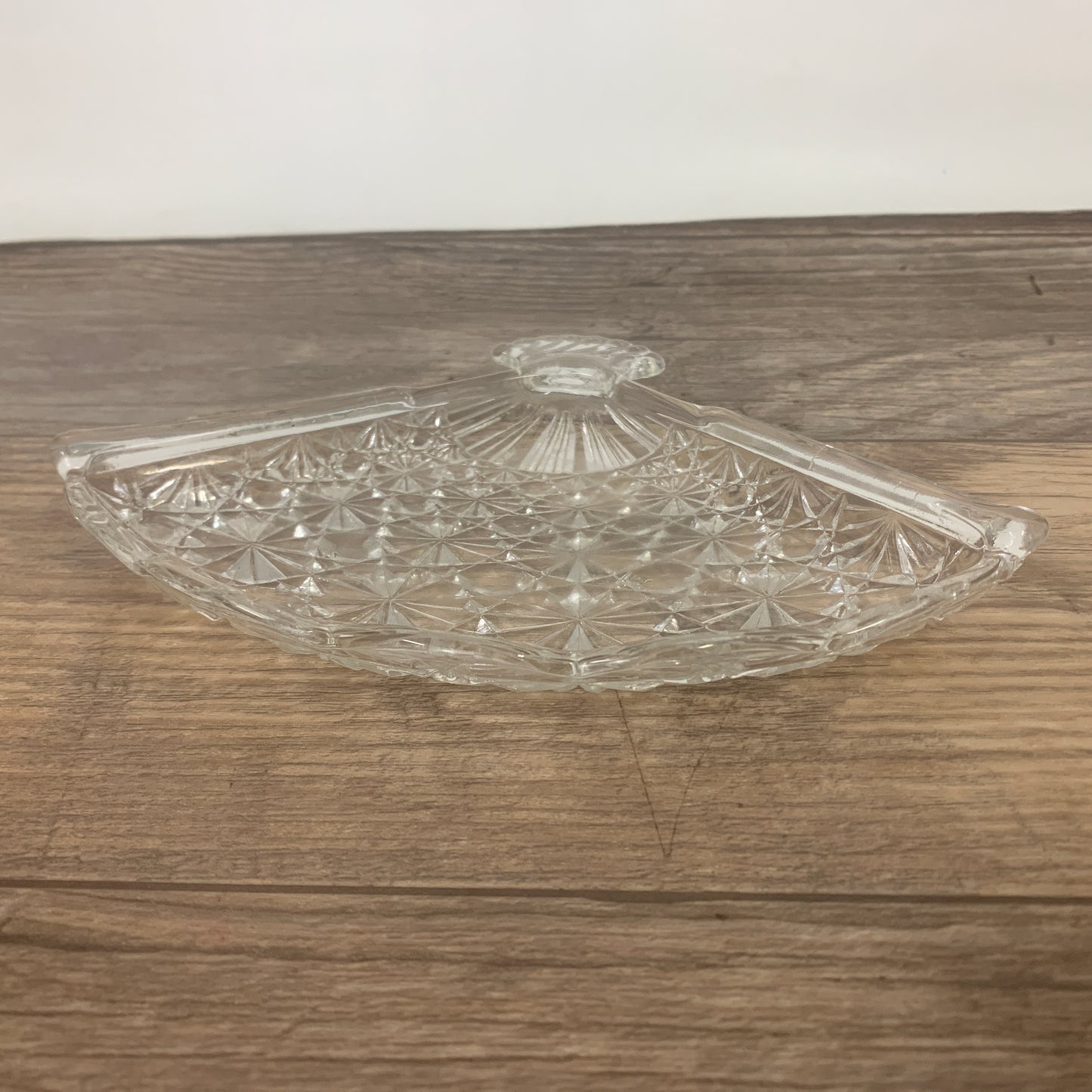 Vintage Avon Glass Fan with Daisy and Button Pattern