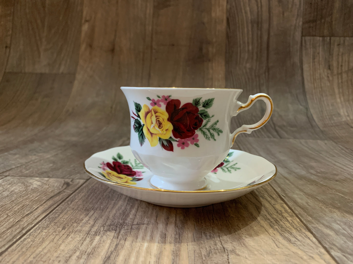 Vintage Teacup with Red and Yellow Rose Floral Pattern Queen Anne Tea Cup and Saucer