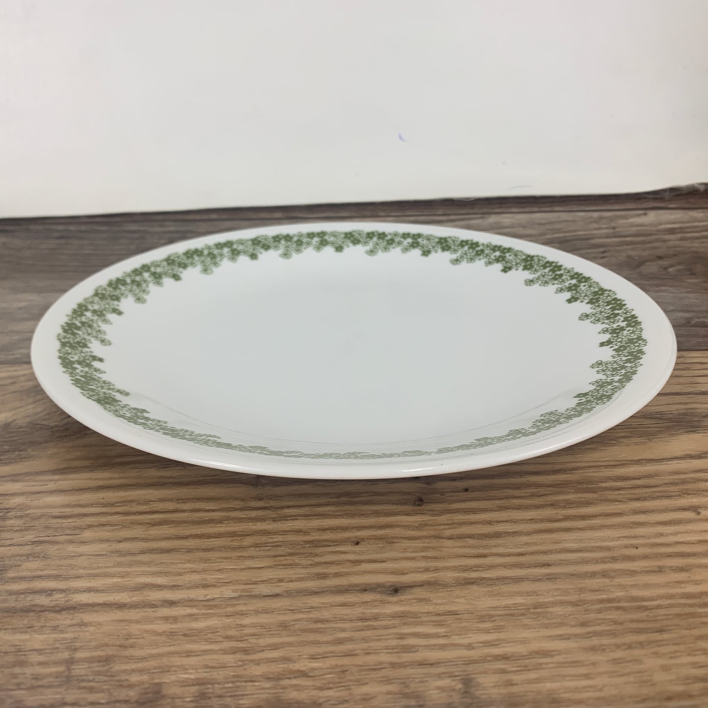 Corelle Salad Plate Spring Blossom Pattern Crazy Daisy Plate Salad Green and White Flowers