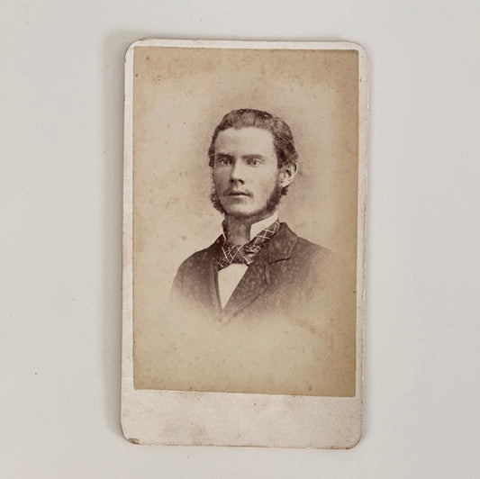 Original Antique Sepia Photograph Card of a Young Man with Sideburns Cartes des Visites