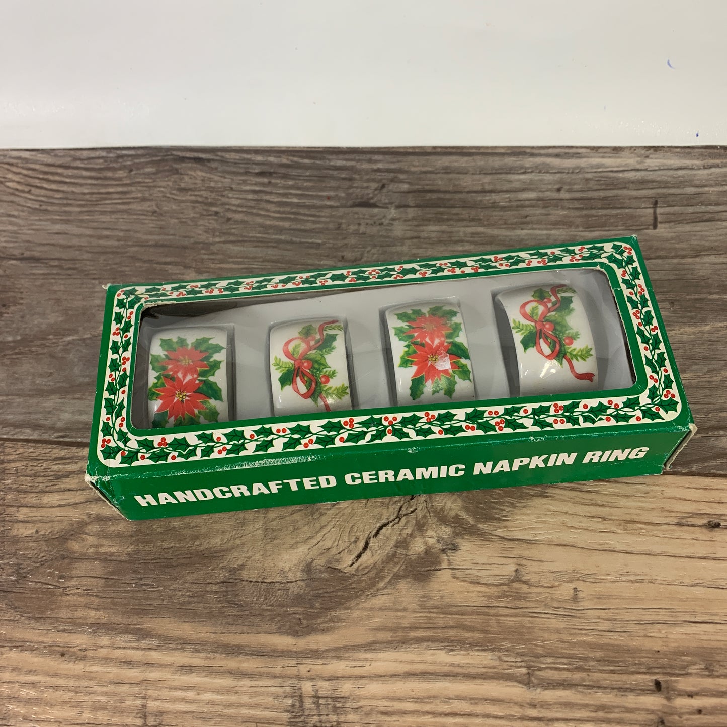 Set of 4 Christmas Napkin Rings, Ceramic Napkin Rings with Red and Green Holiday Napkin Holders